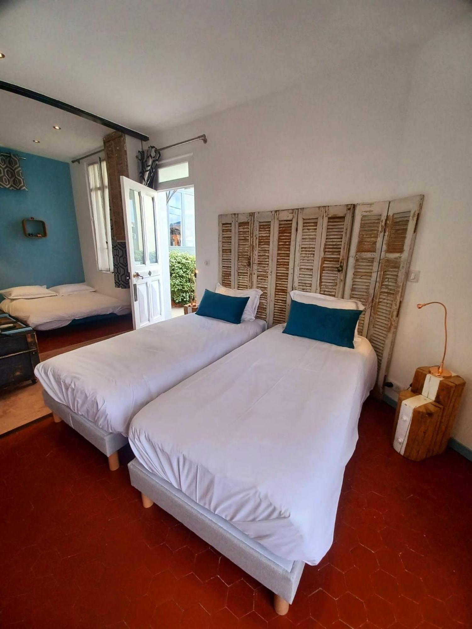 Du Roc Fleuri Bed & Breakfast 2*