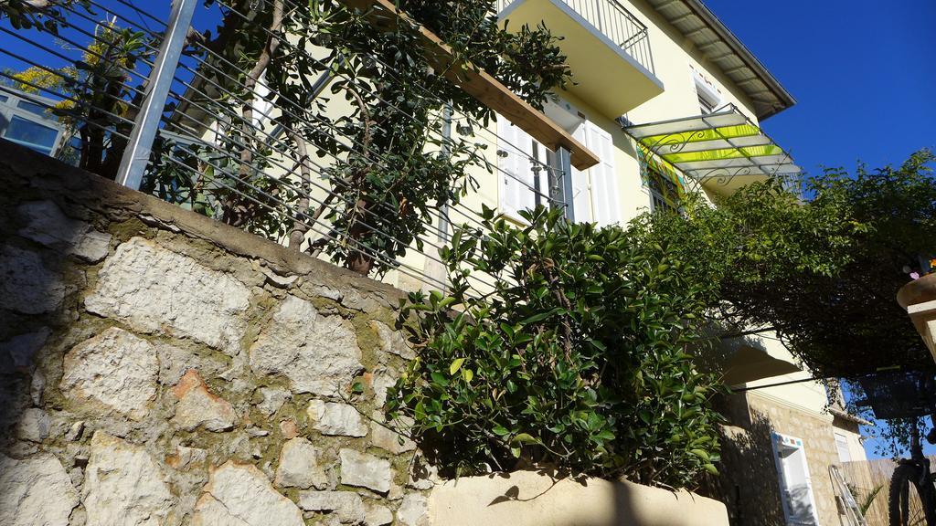 Bed & Breakfast Du Roc Fleuri 2*