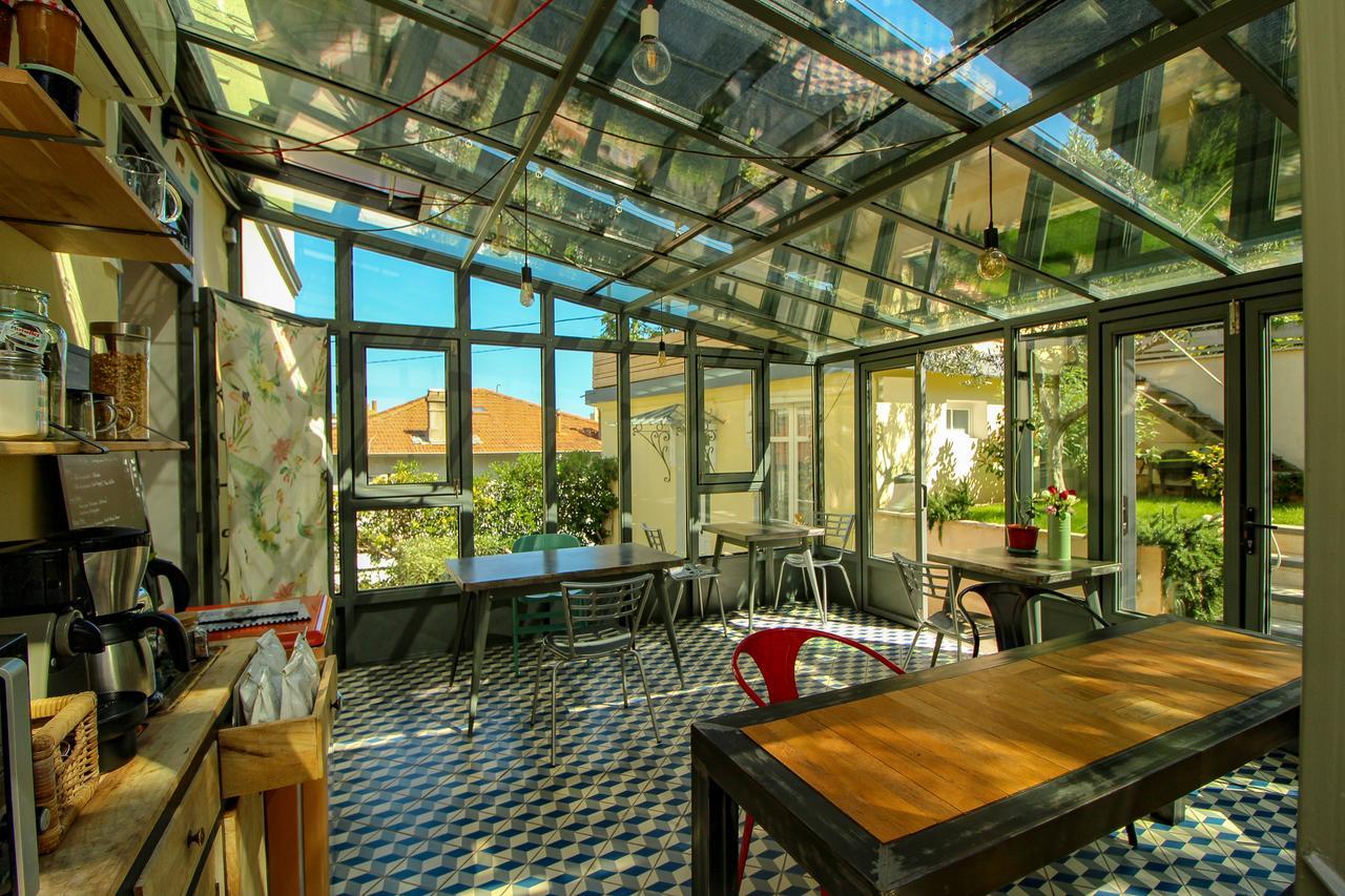 Du Roc Fleuri Bed & Breakfast 2*