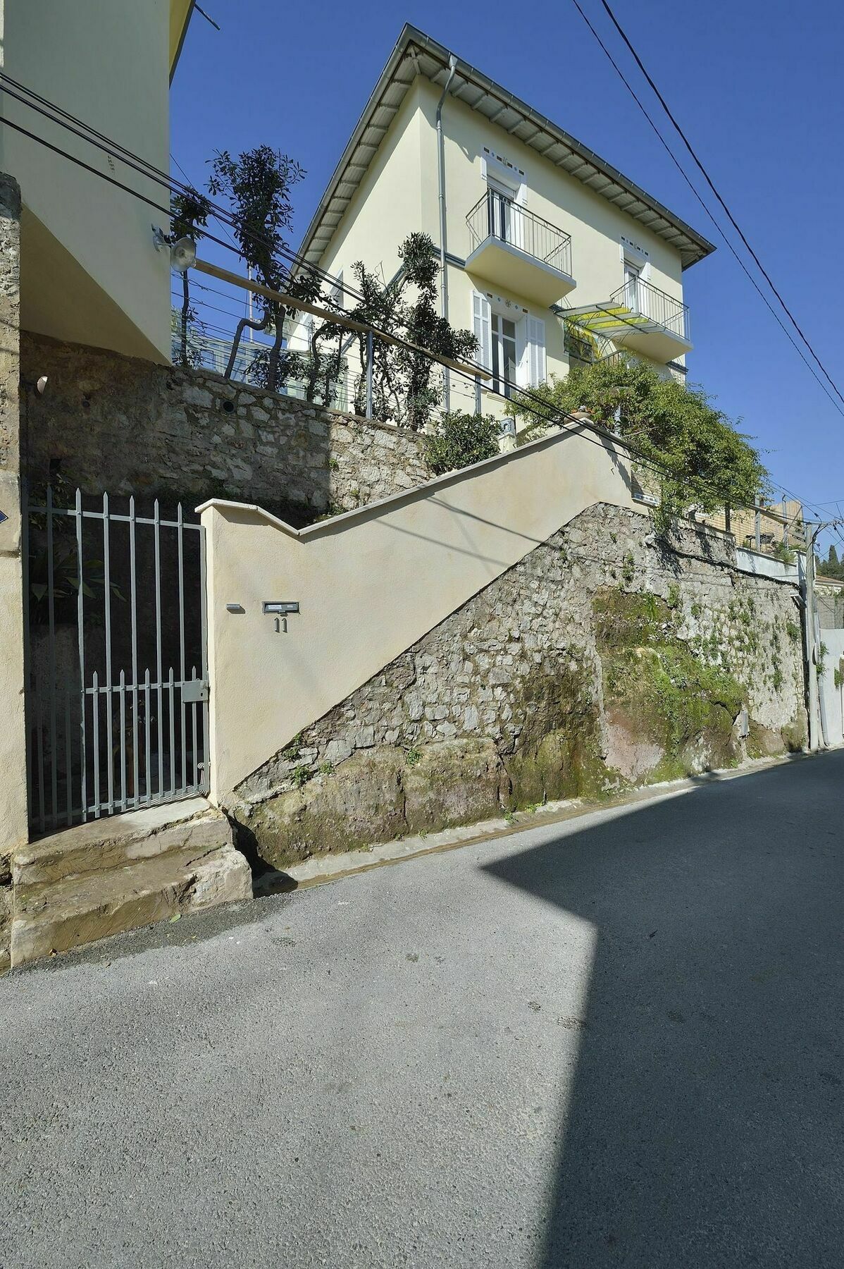 Du Roc Fleuri Bed & Breakfast